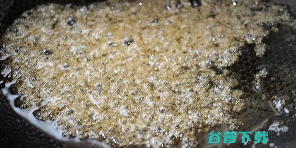 山楂做糖葫芦熬糖熬