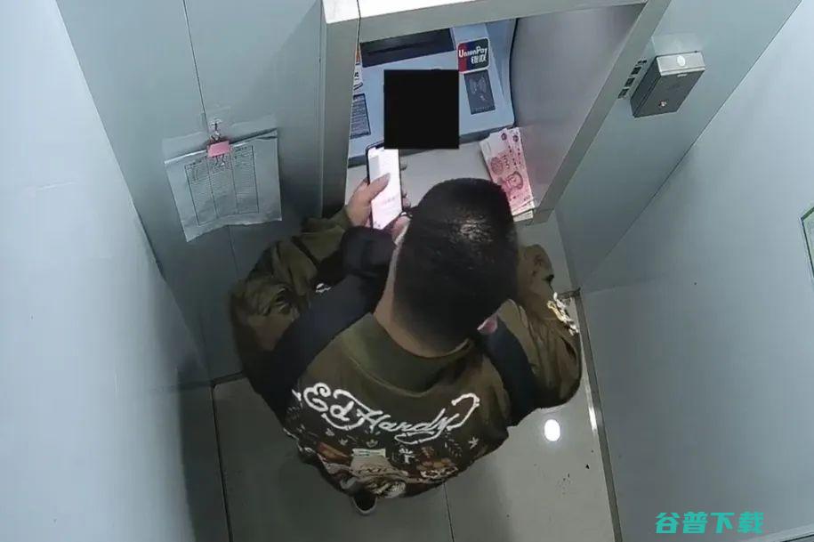 警方悬赏30万抓捕 遇到嫌犯如何才能赚到这30万 鹤岗发生重大刑案 (警方悬赏30万元缉捕)
