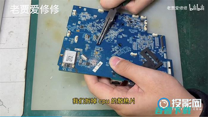 极米NEWZ4X拆机图解拆机通电不开机怎么修问