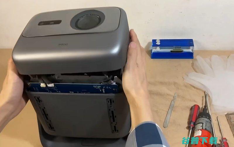 坚果N1拆机全方面拆解带你了解坚果N1