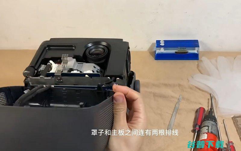 坚果N1拆机全方面拆解带你了解坚果N1