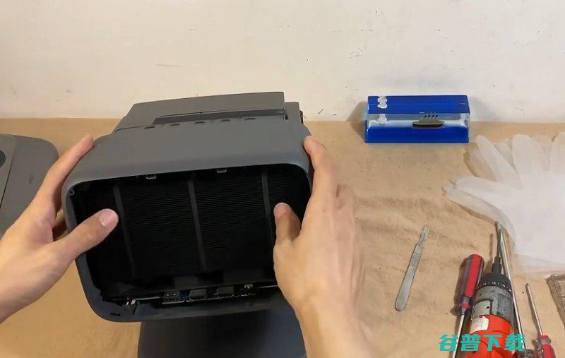坚果N1拆机全方面拆解带你了解坚果N1