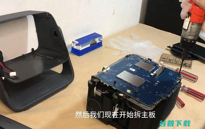 坚果N1拆机全方面拆解带你了解坚果N1