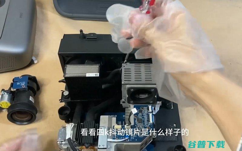 坚果N1拆机全方面拆解带你了解坚果N1