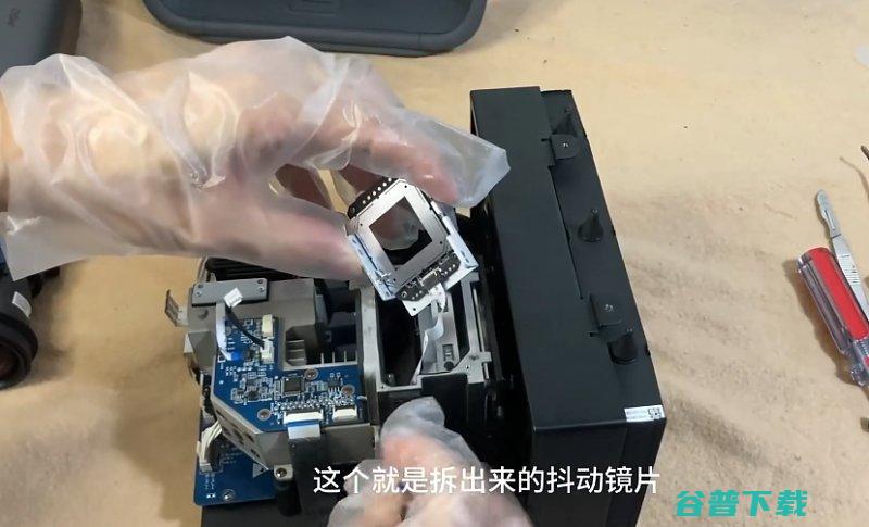坚果N1拆机全方面拆解带你了解坚果N1
