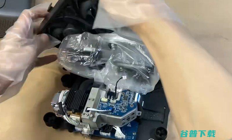 坚果N1拆机全方面拆解带你了解坚果N1