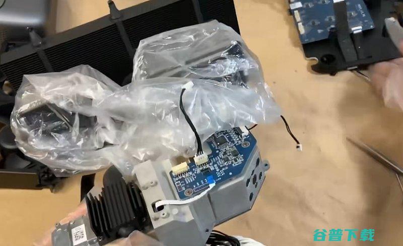坚果N1拆机全方面拆解带你了解坚果N1