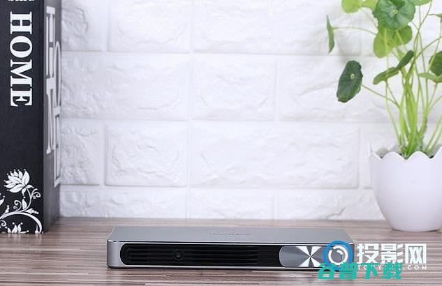 Air一机两用的投影极米Z4airpods一机两用