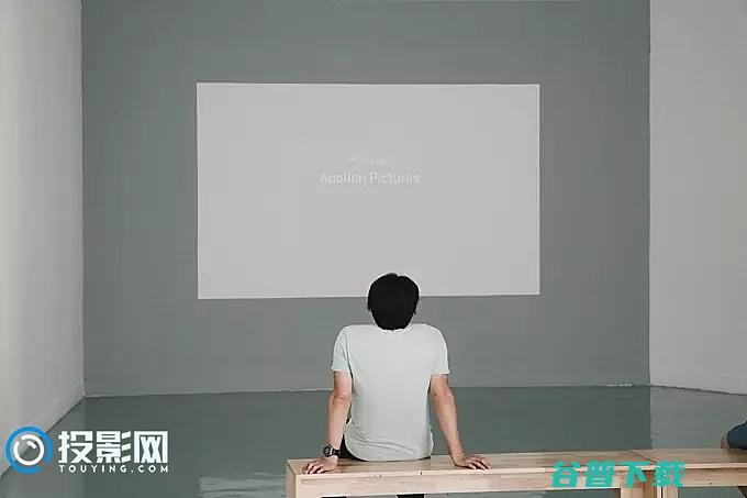 无屏电视是智能电视吗对比大屏电视优缺点无