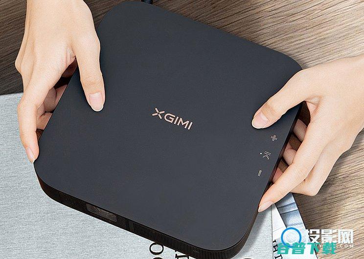 联想小新520和极米NEWZ6X投影仪哪个好?综合对比