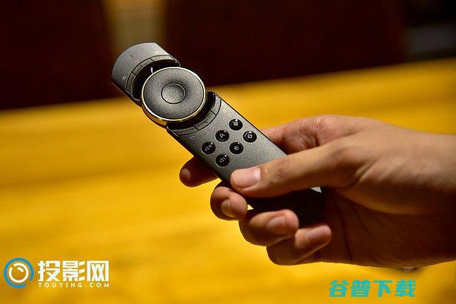 坚果1895投影仪典雅设计超强带感的放映堪比
