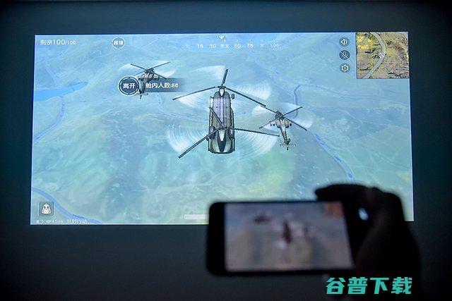 坚果1895投影仪典雅设计超强带感的放映堪比