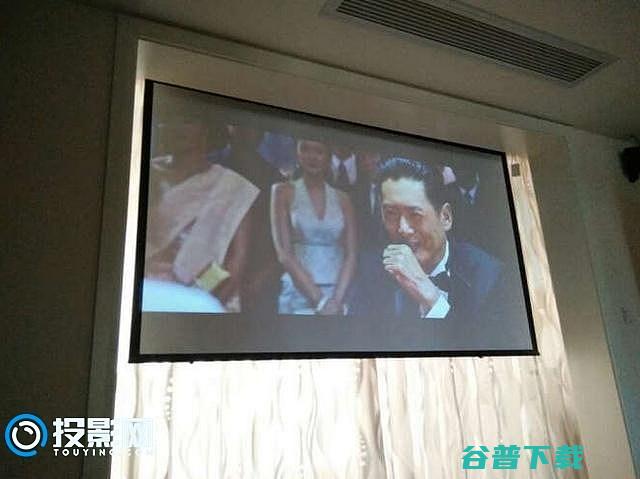 哪个更有优势和坚果X1智能微投对比评测酷乐视S3