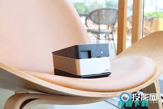 极米投影仪适合家用吗极米投影仪适合幕布