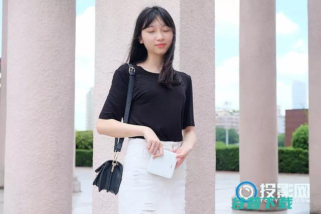 极米投影仪适合家用吗极米投影仪适合幕布
