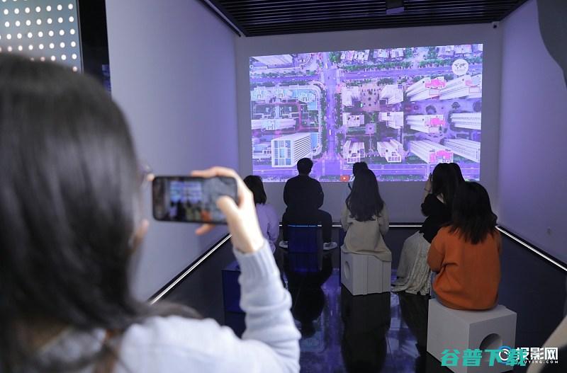五一线下体验店正式开业投影带你体验光
