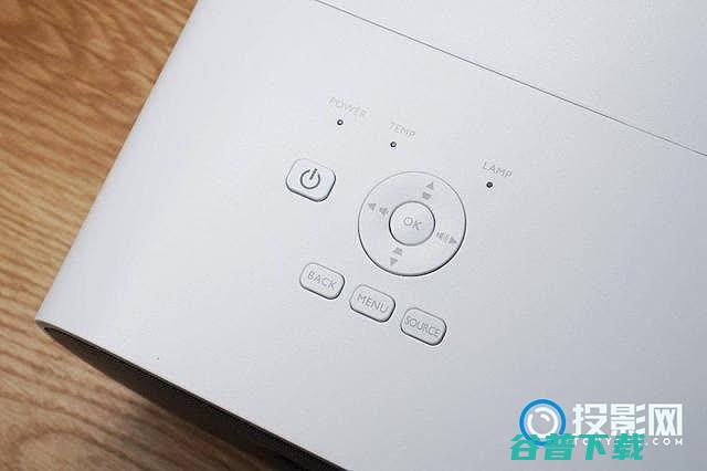 明基W2700投影仪万元出头的价格投影效果如