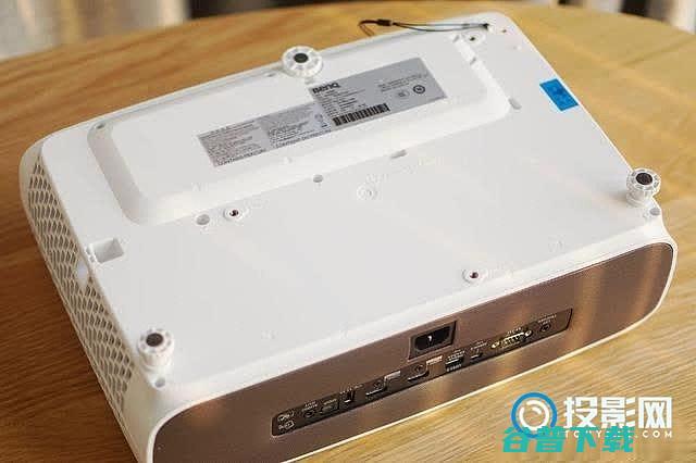 明基W2700投影仪万元出头的价格投影效果如