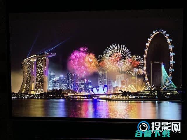 明基W2700投影仪万元出头的价格投影效果如