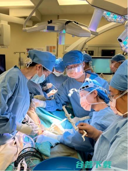 全球首例 由医疗混合大模型驱动的口腔颌面整复手术 成功完成 香港大学牙医学院携手联影智能 (全球第一例病例)