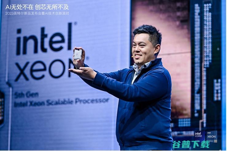 一年发两代至强服务器CPU，英特尔在「卷」什么？