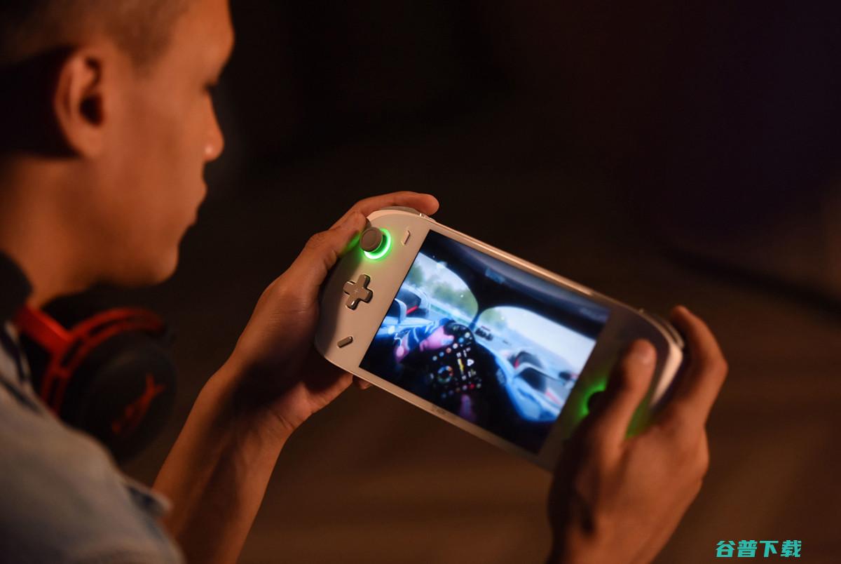 英特尔Ultra 7 155H，AOKZOE A2 Ultra版游戏掌机发布：7英寸1200P屏幕