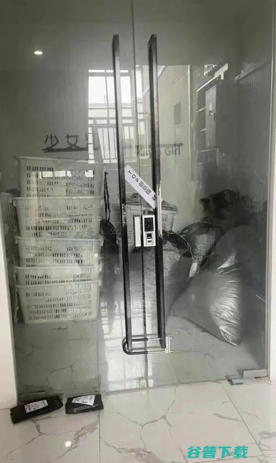 传微软将AI精英团队全部打包到美国，可带家人、公司负责搞定签证，官方回应；余承东发布会新词：领先一大截；字节发布豆包大模型丨雷峰早报