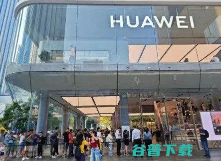 马云内网发声丨雷峰早报 华为三折叠手机最高被炒到10万；杭州外卖员猝死 一天干16个小时 知情人 跑够五百块才下班；阿里25周年 (马云内网发声肯定阿里变革一年成效)