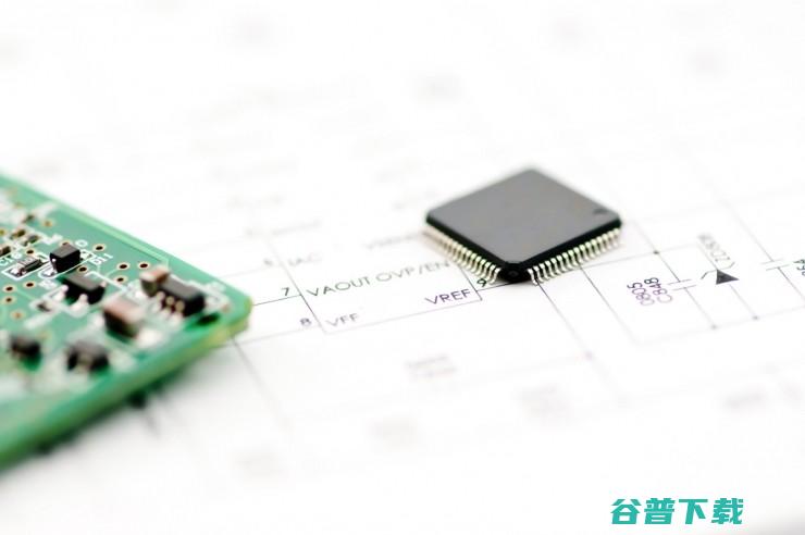 摩尔定律终结了吗 晶体管将为之续命 史上最小 1 nm (摩尔定律终结 京华时报)