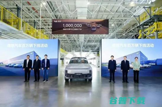 问界M7智驾包突然大规模涨价：从0元涨到3万，老车主炸了；上汽总裁称学会跪着做人才有站起来的那天；车企再次大规模裁员丨汽车早报