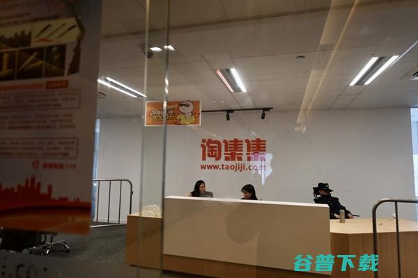 华为占据中国高端手机市场八成份额；李斌称电动车1公里只用1毛钱；小米成世界第四大手机制造商| 雷锋早报