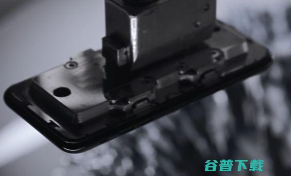 新一代i的“亮黑色”工艺，隐藏着看不见的黑科技