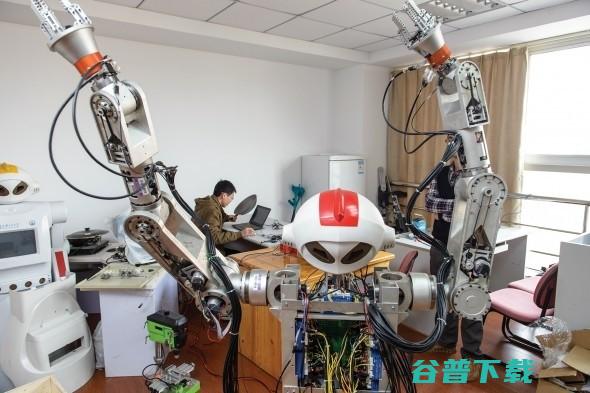 黑灯工厂传说：中国制造业的自动化变革 | 深度