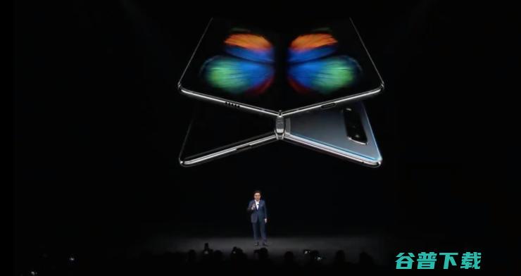 惊艳！三星 Galaxy Fold 折叠屏手机，S10 系列成为配角