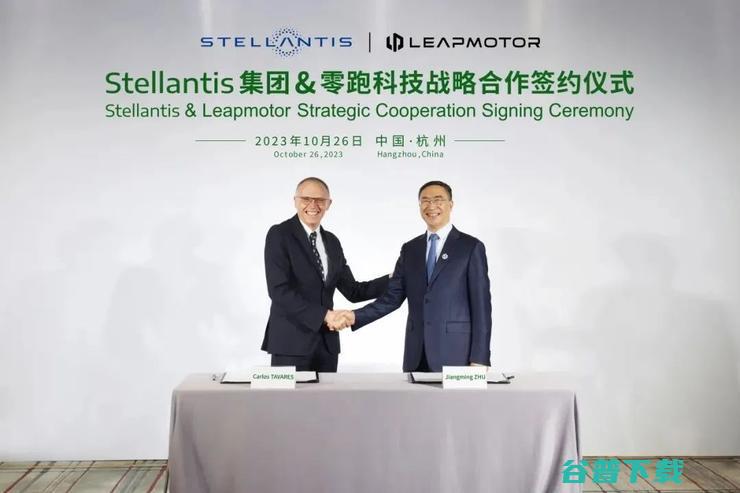 小杨哥怒斥李佳琦挟持商家、全网控价垄断；雷军称小米14越级对标iPhone15 ；滴灌通李小加回应高利贷质疑丨雷峰早报