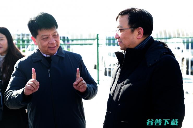 重磅炸弹！比亚迪华为全球首发云轨无人驾驶系统！