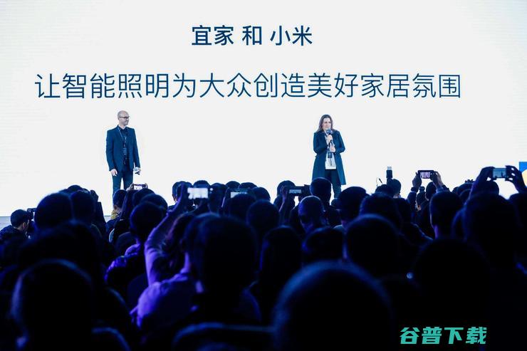 曝恒大全面接管 FF 中国；富士康被证实将在美国裁员；微博确认收购一直播丨雷锋早报