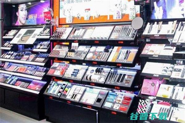开一家化妆品店需要多少钱 (开一家化妆品店需要投资多少)