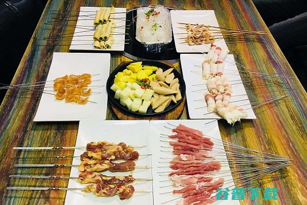 创业选择哪个品牌比较好 串说海鲜烧烤加盟后给培训吗 (创业选择哪个行业最赚钱)