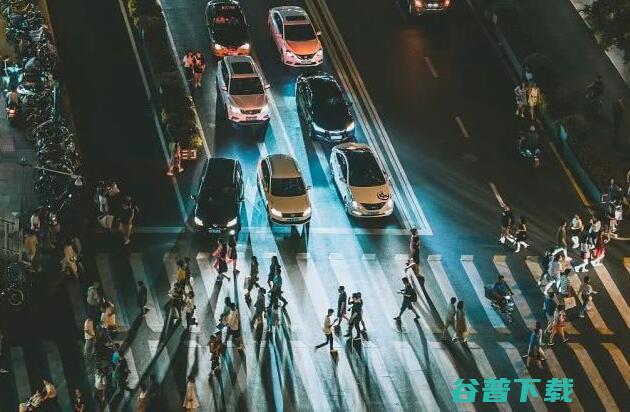 被大厂圈养的年轻人：白天小资，夜晚合租屋排队洗澡 移动 第3张