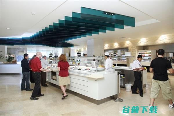 揭秘世界最土豪：不要学费每年给20万 社会资讯 第6张