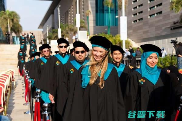 揭秘世界最土豪：不要学费每年给20万 社会资讯 第10张