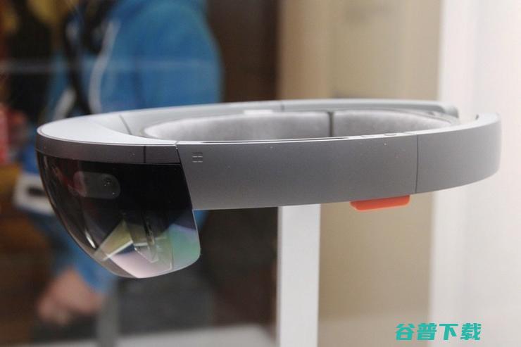 吊打 ，微软HoloLens 2不只为炫技