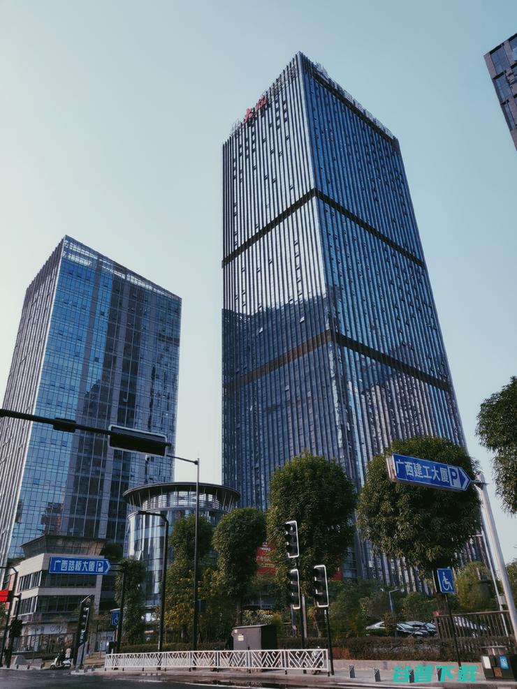 广西路桥集团10年转型升级之道：修一条路，架一座桥，搞一套信息化