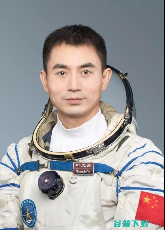 神舟十三号完美升空：实现「首次」，并与月亮「共舞」