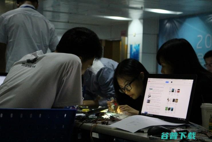 创马校园赛丨站第二天现场花絮：创客进行时