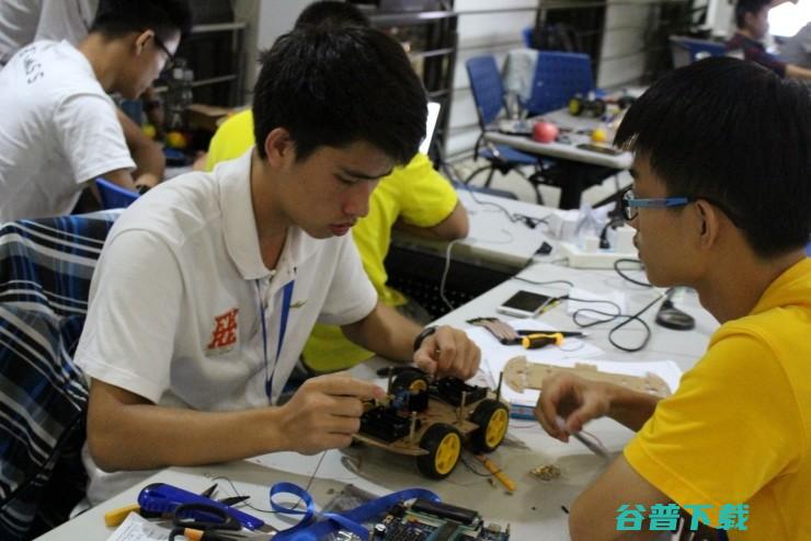 创马校园赛丨站第二天现场花絮：创客进行时