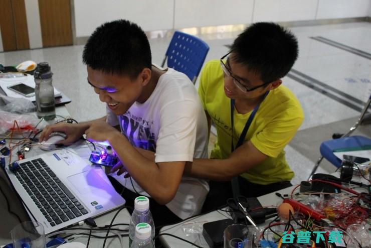 创马校园赛丨站第二天现场花絮：创客进行时