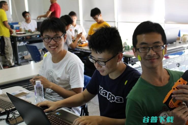 创马校园赛丨站第二天现场花絮：创客进行时