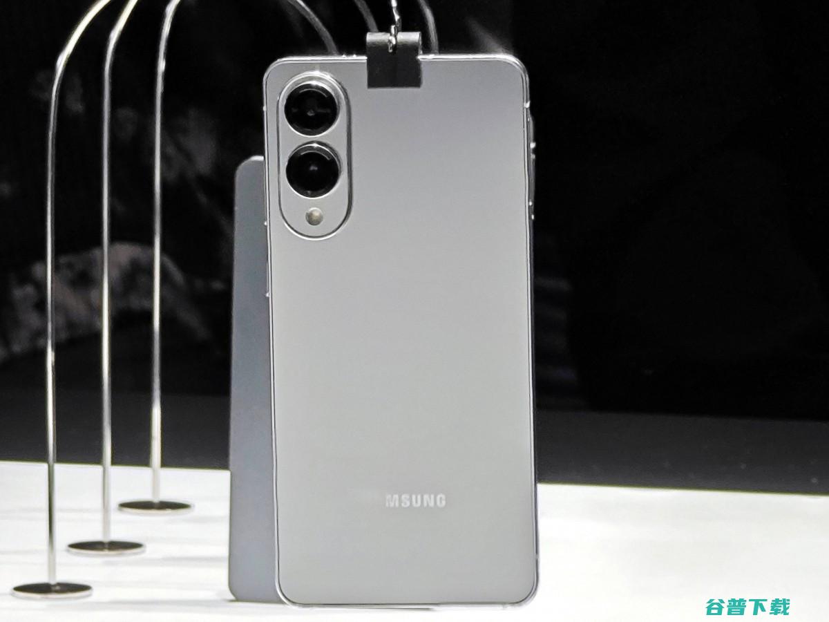 “尝鲜版”6499元起， S25发布：首发骁龙8至尊版for Galaxy和康宁Armor 2玻璃